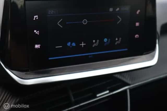Peugeot 208 (2022) thumbnail 23