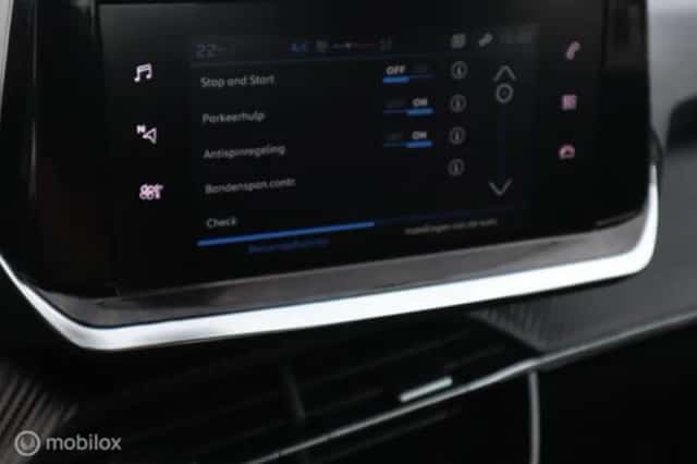 Peugeot 208 (2022) thumbnail 25