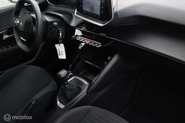 Peugeot 208 (2022) thumbnail 40