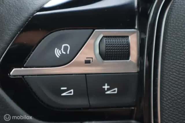 Peugeot 208 (2022) thumbnail 41