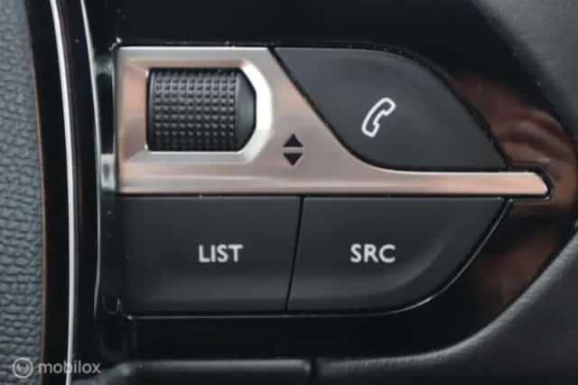 Peugeot 208 (2022) thumbnail 42
