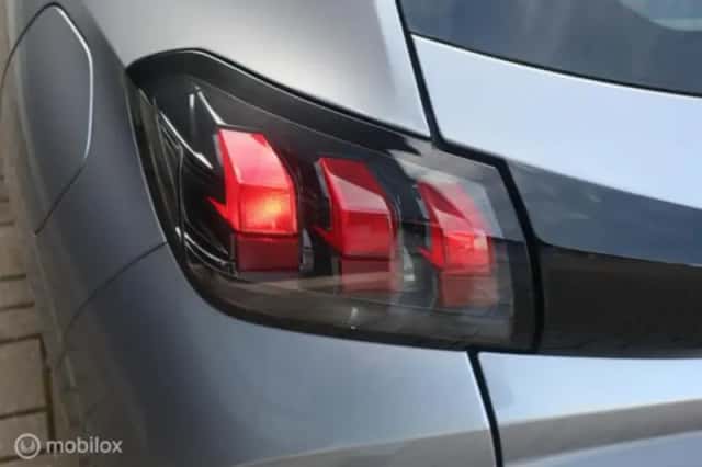 Peugeot 208 (2022) thumbnail 43