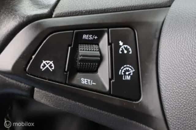 Opel Astra (2020) thumbnail 11