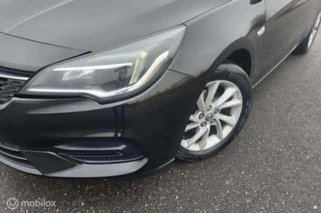 Opel Astra (2020) thumbnail 3