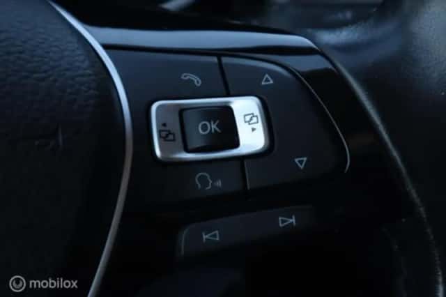 Volkswagen Touran (2017) thumbnail 15