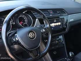 Volkswagen Touran (2017) thumbnail 16