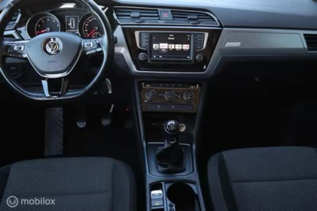 Volkswagen Touran (2017) thumbnail 17