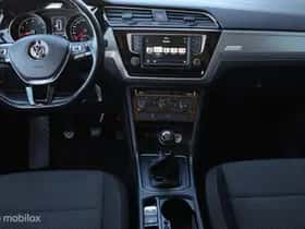 Volkswagen Touran (2017) thumbnail 17
