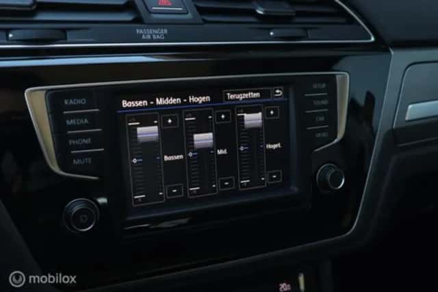 Volkswagen Touran (2017) thumbnail 19