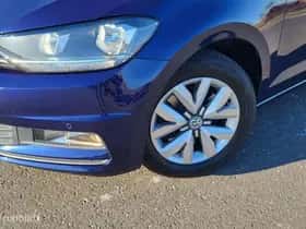 Volkswagen Touran thumbnail 3