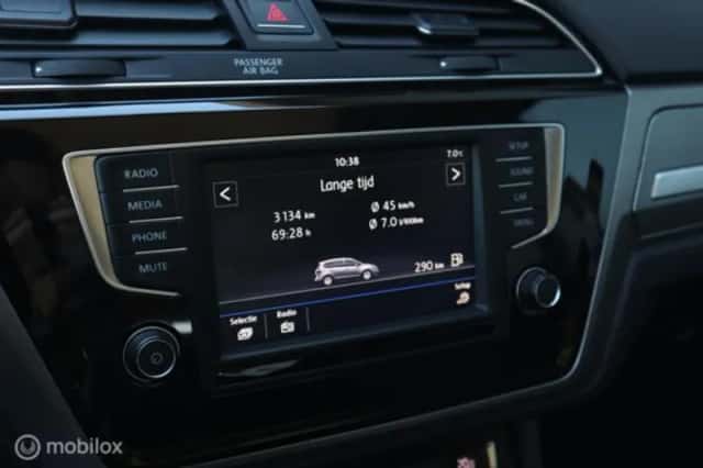 Volkswagen Touran (2017) thumbnail 21