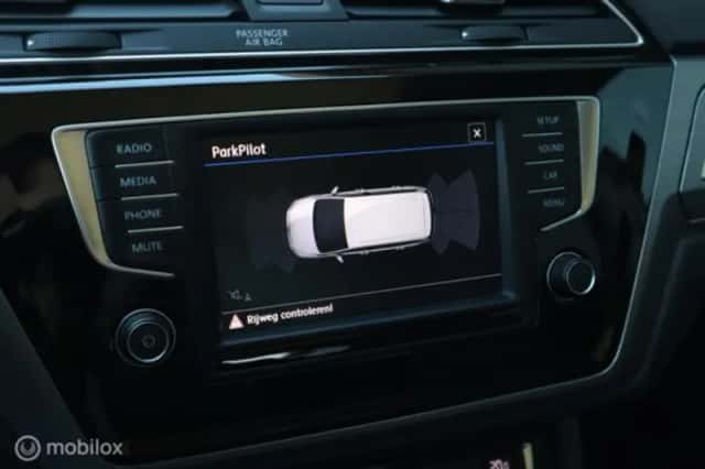 Volkswagen Touran (2017) thumbnail 22