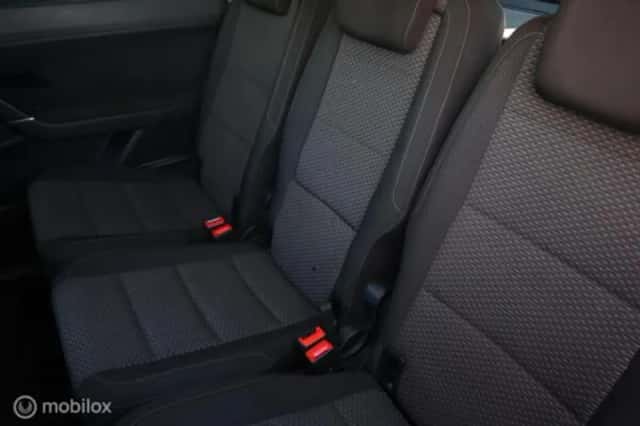 Volkswagen Touran (2017) thumbnail 30