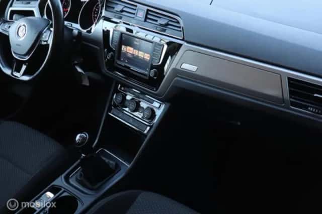 Volkswagen Touran (2017) thumbnail 39