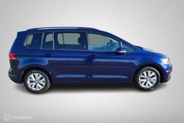 Volkswagen Touran (2017) thumbnail 10