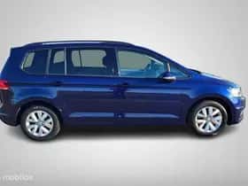Volkswagen Touran (2017) thumbnail 10