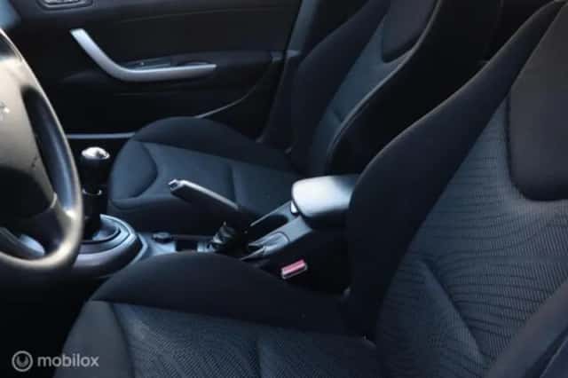 Peugeot 308 (2012) thumbnail 17