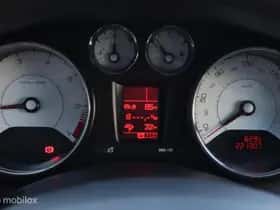 Peugeot 308 (2012) thumbnail 9