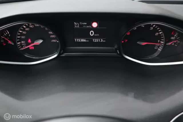 Peugeot 308 (2020) thumbnail 11