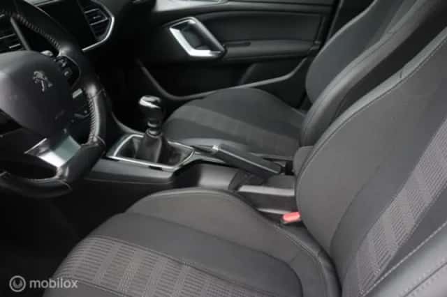 Peugeot 308 (2020) thumbnail 23