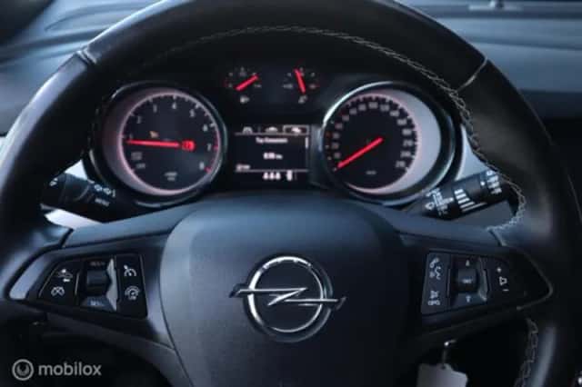 Opel Astra (2021) thumbnail 11