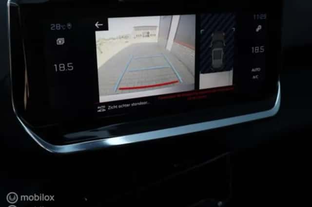 Peugeot 2008 (2020) thumbnail 24