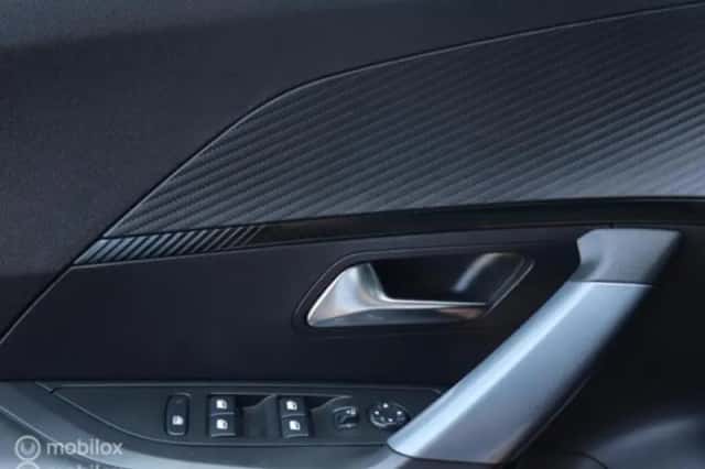 Peugeot 2008 (2020) thumbnail 26