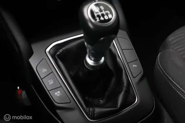Ford Focus (2020) thumbnail 16