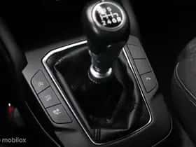 Ford Focus thumbnail 16