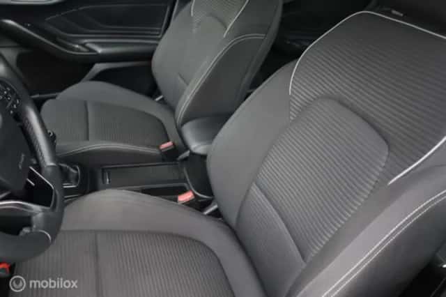 Ford Focus (2020) thumbnail 25