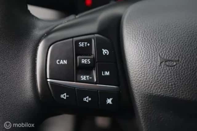 Ford Focus (2020) thumbnail 38
