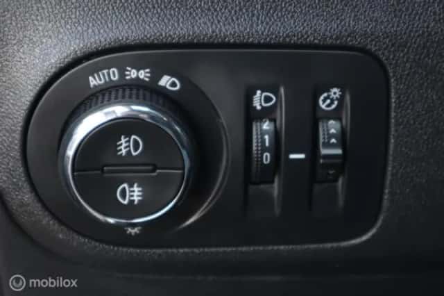 Opel Crossland (2019) thumbnail 11