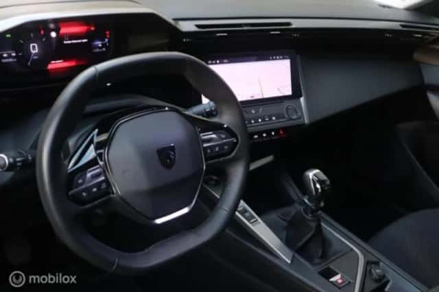 Peugeot 308 (2023) thumbnail 11