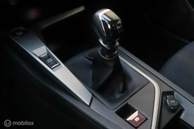 Peugeot 308 (2023) thumbnail 14