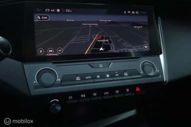Peugeot 308 (2023) thumbnail 15