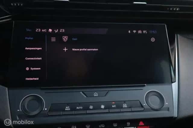 Peugeot 308 (2023) thumbnail 18