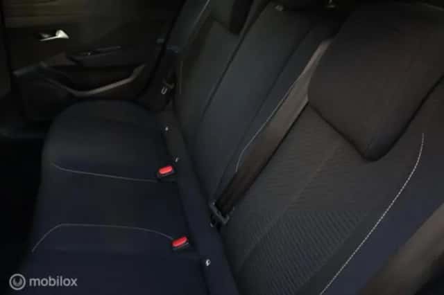Peugeot 308 (2023) thumbnail 25