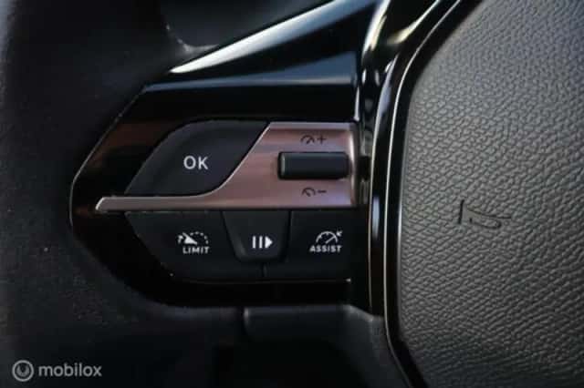 Peugeot 308 (2023) thumbnail 36