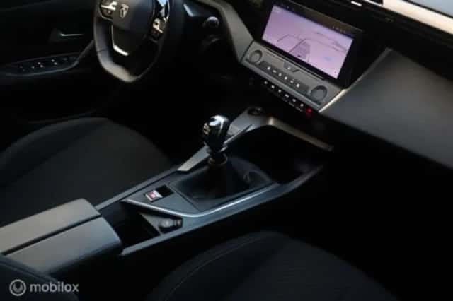 Peugeot 308 (2023) thumbnail 38