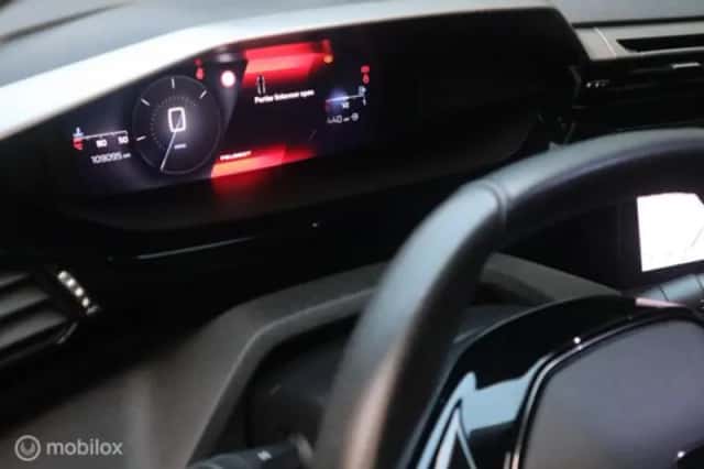 Peugeot 308 (2023) thumbnail 10