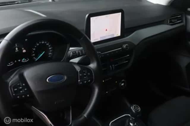 Ford Focus (2022) thumbnail 12
