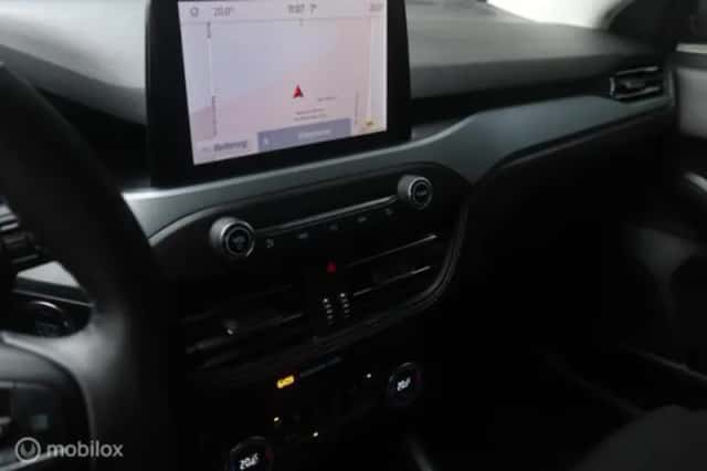 Ford Focus (2022) thumbnail 14