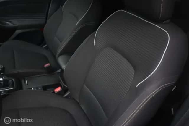 Ford Focus (2022) thumbnail 23