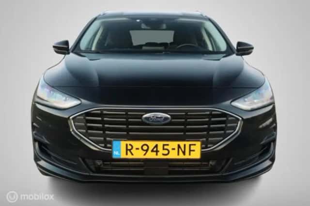 Ford Focus (2022) thumbnail 4