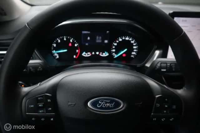 Ford Focus (2023) thumbnail 12