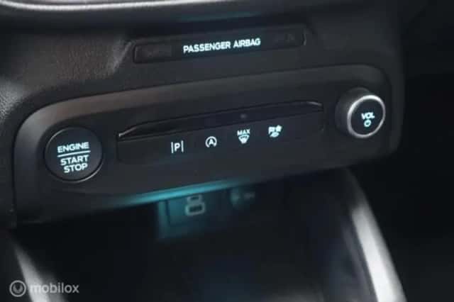 Ford Focus (2023) thumbnail 16