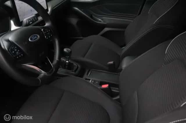 Ford Focus (2023) thumbnail 24