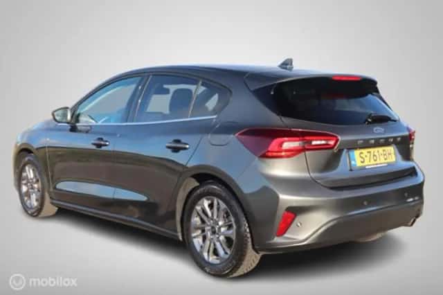 Ford Focus (2023) thumbnail 4