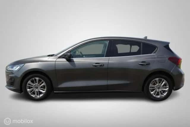 Ford Focus (2023) thumbnail 6