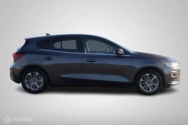 Ford Focus (2023) thumbnail 7